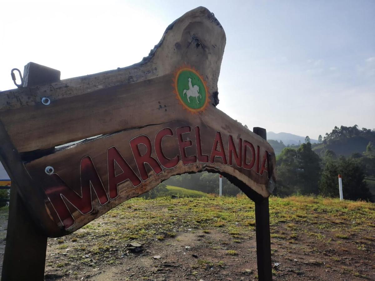 Finca Recreacional Marcelandia Santa Rosa de Cabal Exteriör bild