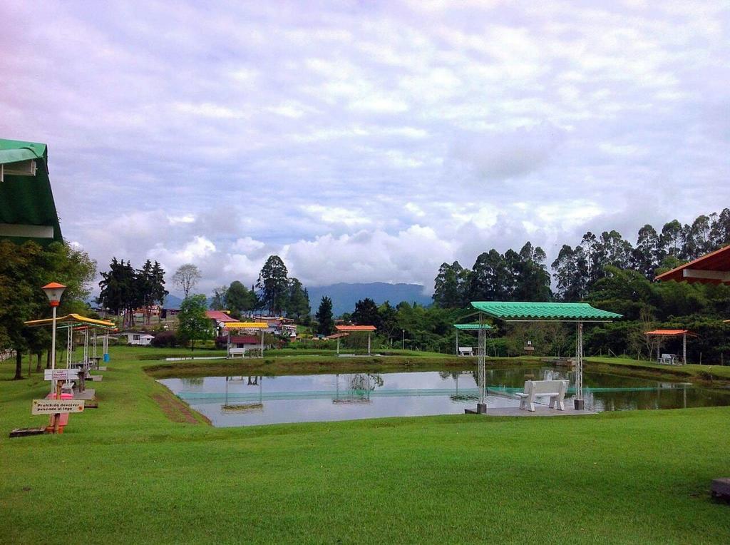 Finca Recreacional Marcelandia Santa Rosa de Cabal Exteriör bild