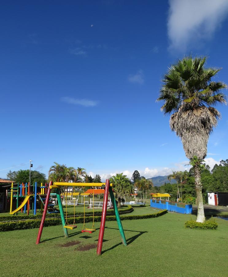 Finca Recreacional Marcelandia Santa Rosa de Cabal Exteriör bild